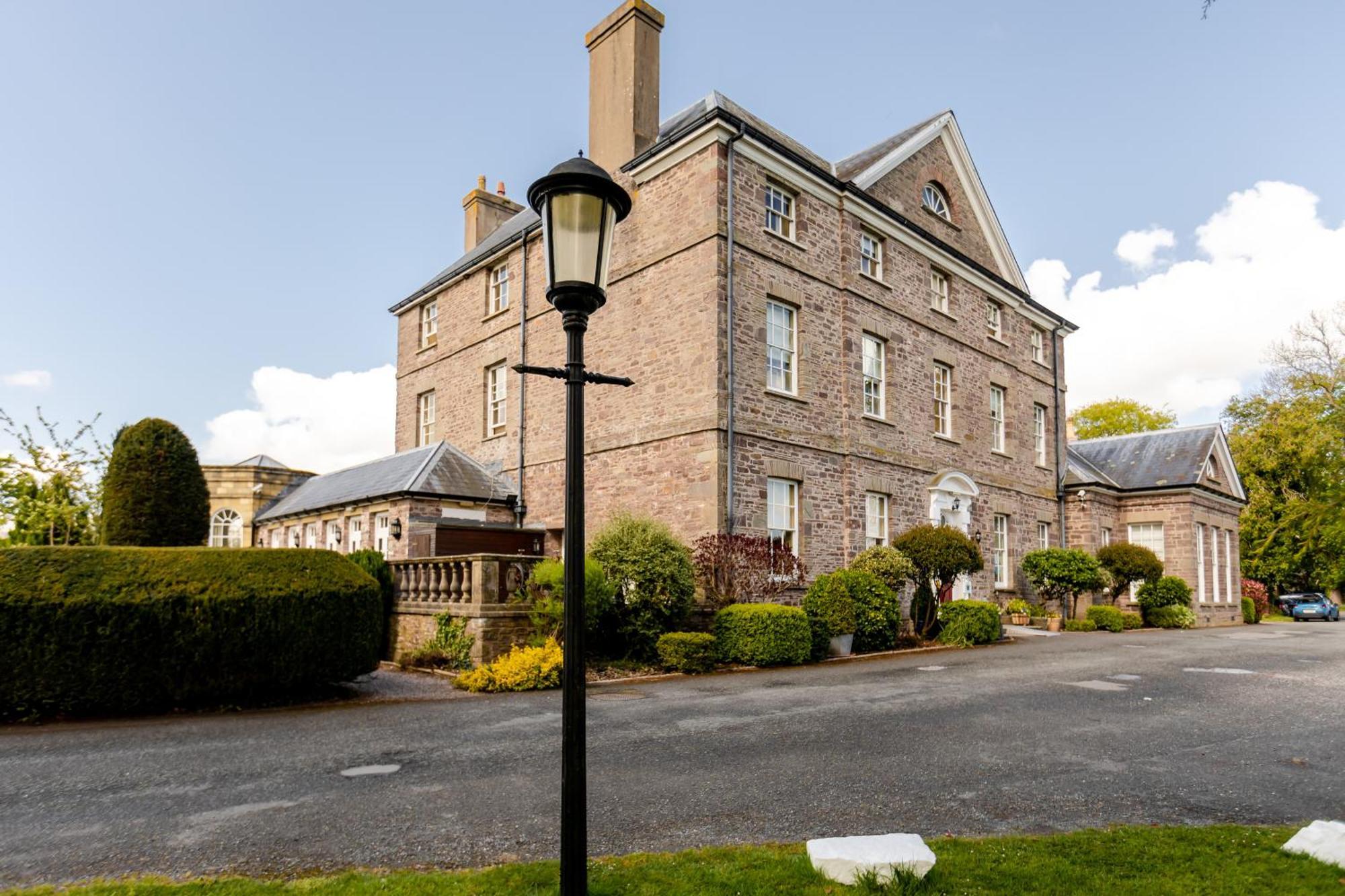 Peterstone Court Country House Restaurant & Spa Брекон Экстерьер фото